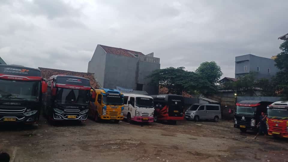 sewa elf ciputat timur