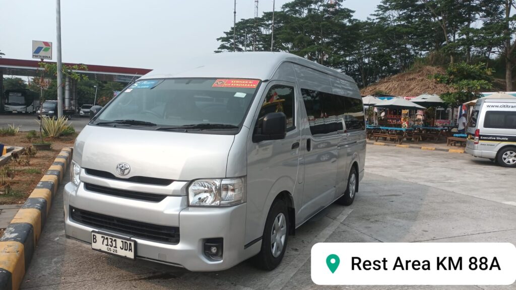 Sewa Toyota Hiace Tangerang